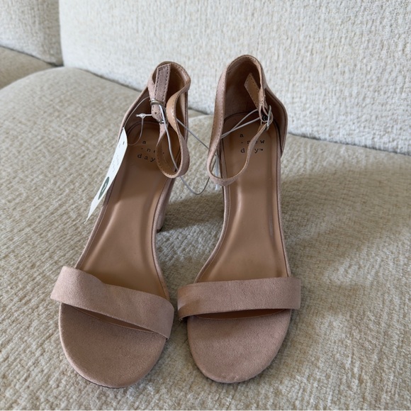 NWT a new day Women's Nude Block Heel Sandals 7 - Picture 3 of 4